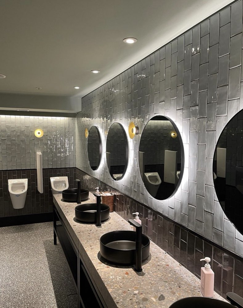QT Hotel — photo 5